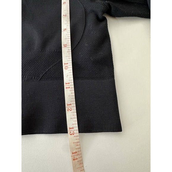 Gymshark Crop Top Women's‎ Medium Long Sleeve Black Stretch Athletic Gym Yoga - Picture 4 of 5